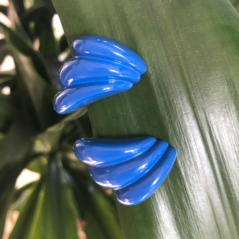 Vintage clip on blue winged clip on earrings